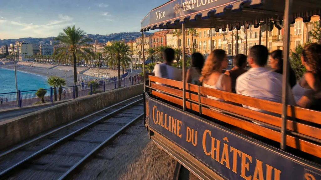 Visiter Nice en petit train : Promenade des Anglais et colline du Château